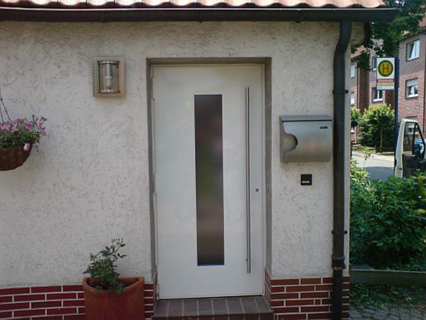 Inotherm Haustür nach außen öffnend