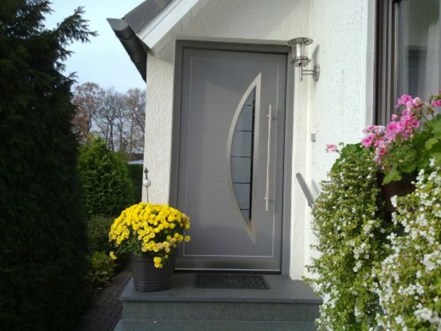 Inotherm Haustür mit eingesetzter Füllung
