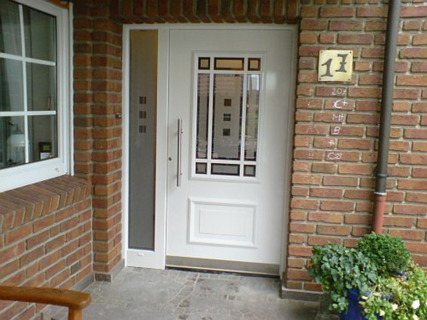 Inotherm Haustür mit Seitenteil