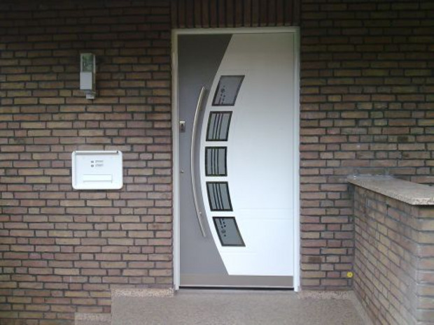 Inotherm Haustür mit Fingerscan