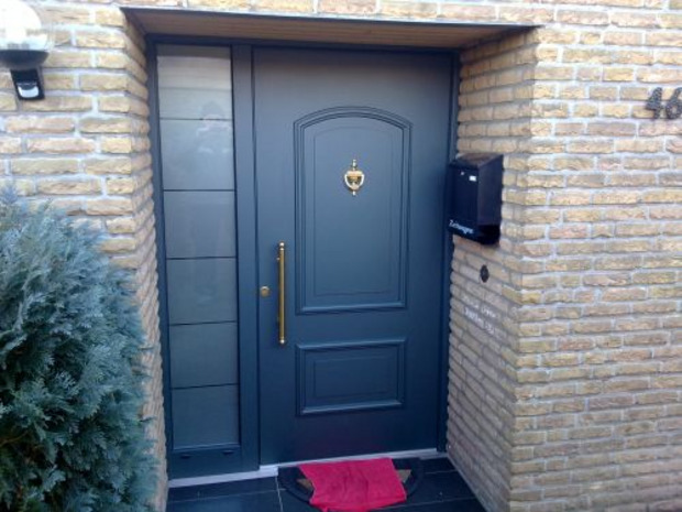 Inotherm Haustür mit Seitenteil