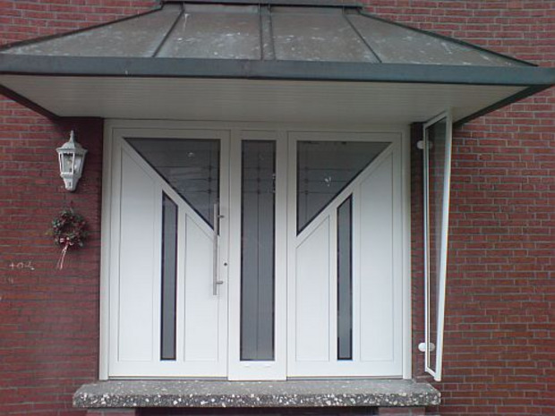 Inotherm Haustür mit Seitenteil