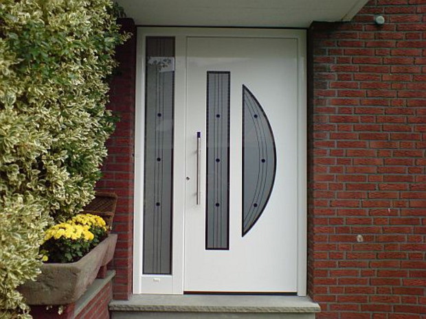 Inotherm Haustür nach Kundenwunsch gefertigt